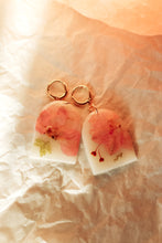 Load image into Gallery viewer, Milk Bath Floral Arches
